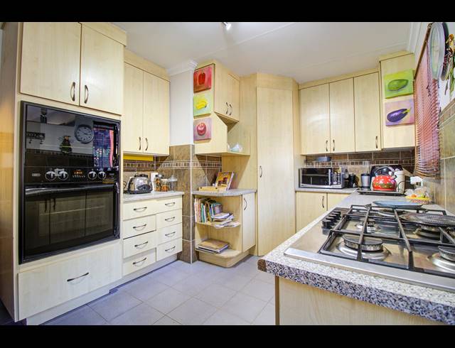 4 BEDROOM HOUSE SOLD IN LYTTELTON MANOR